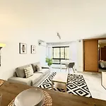 City Center Studio By Eaw Homes