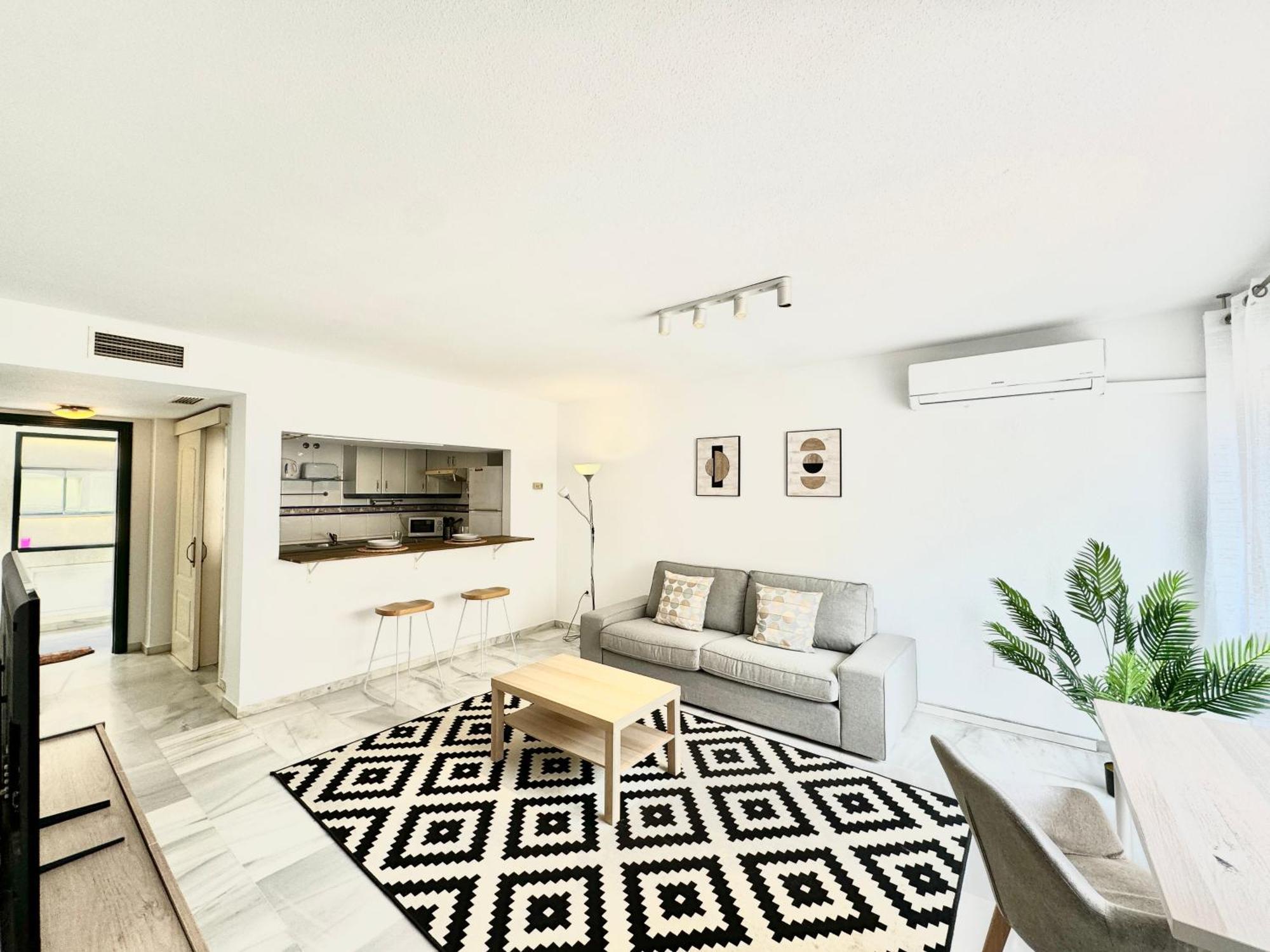 Center By Eaw Homes Apartment