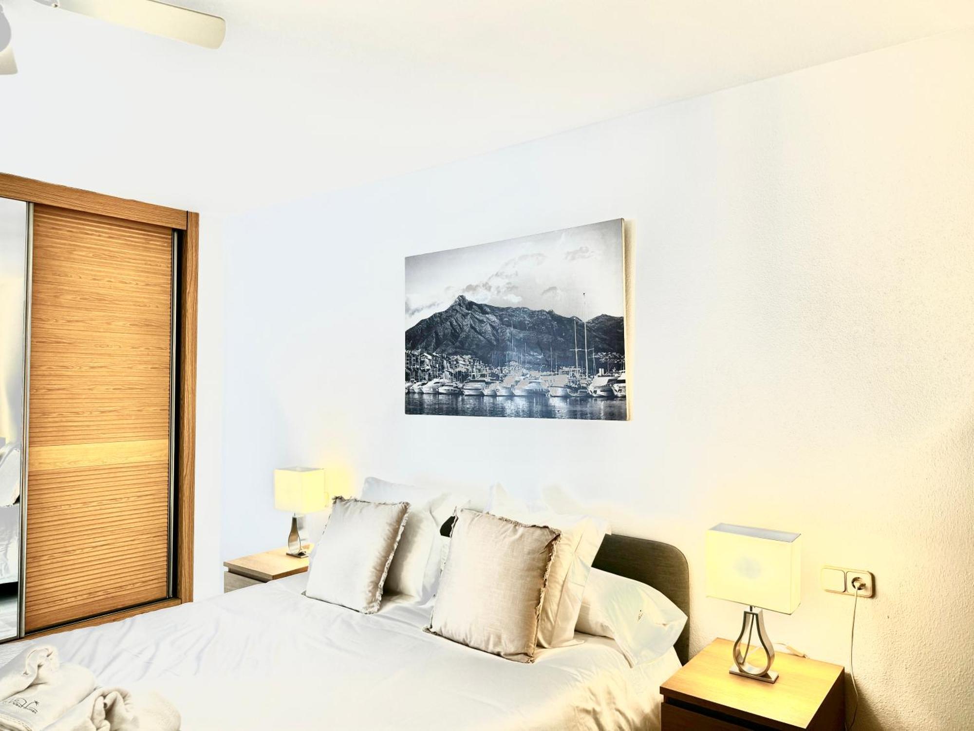 Center By Eaw Homes Apartment